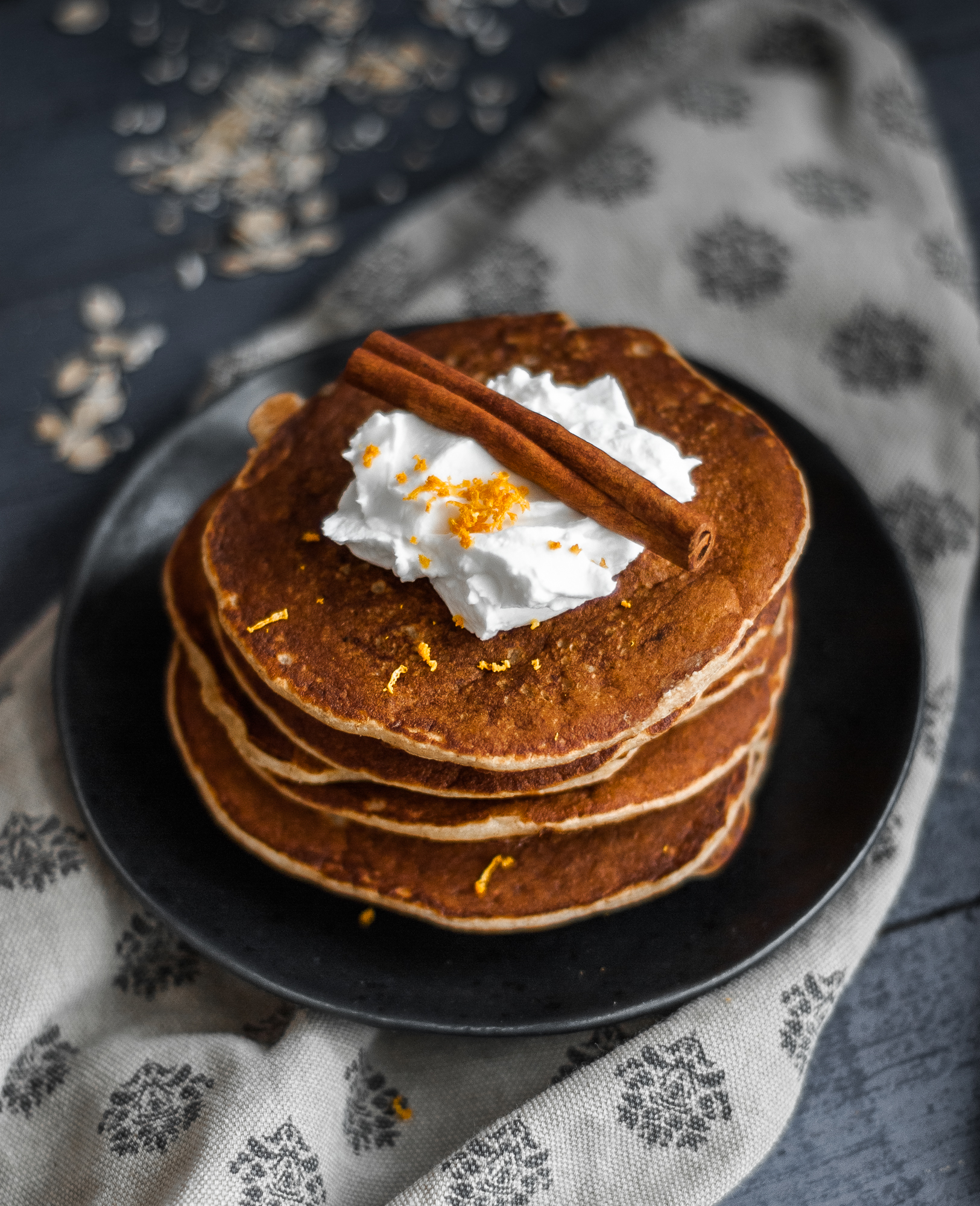 apple & oatmeal pancakes