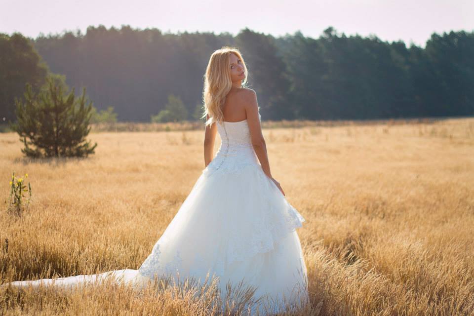 RUNNING BRIDE