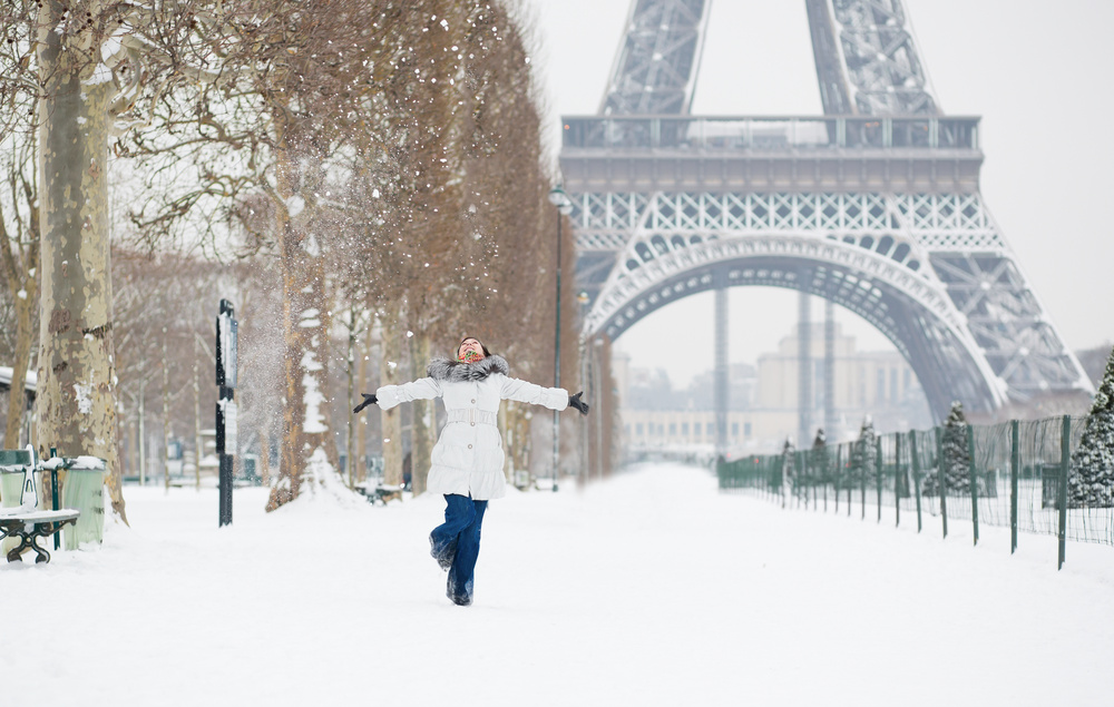 Snowy day in Paris