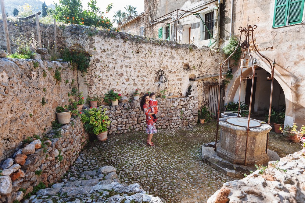 Jardines de Alfabia, Mallorca | Polina & Lena