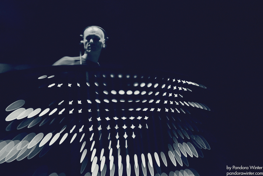 ROBERT MILES @ Sullivan Room, Kiev, 10-12-2011  