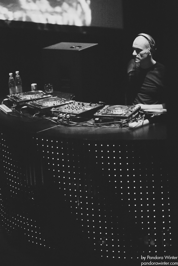 ROBERT MILES @ Sullivan Room, Kiev, 10-12-2011  