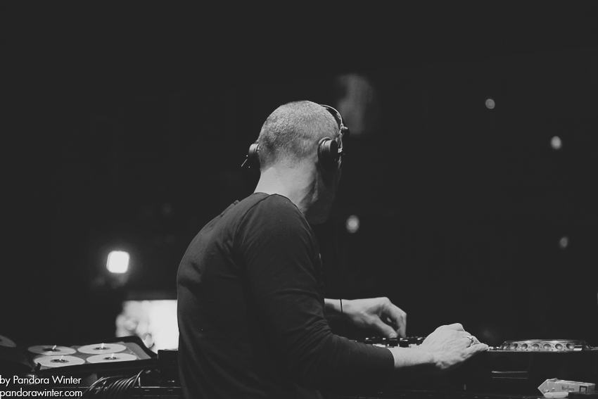 ROBERT MILES @ Sullivan Room, Kiev, 10-12-2011  