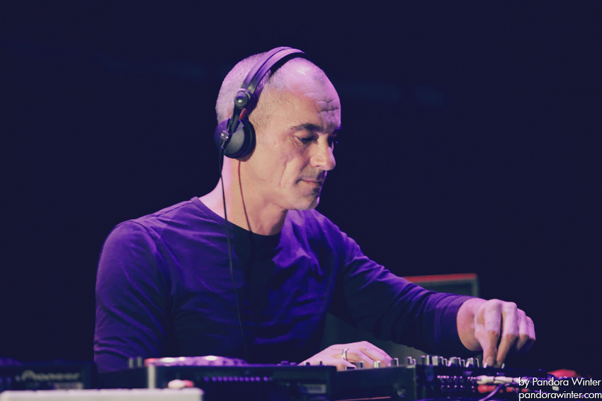 ROBERT MILES @ Sullivan Room, Kiev, 10-12-2011  