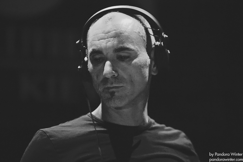 ROBERT MILES @ Sullivan Room, Kiev, 10-12-2011  