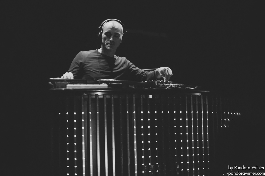 ROBERT MILES @ Sullivan Room, Kiev, 10-12-2011  
