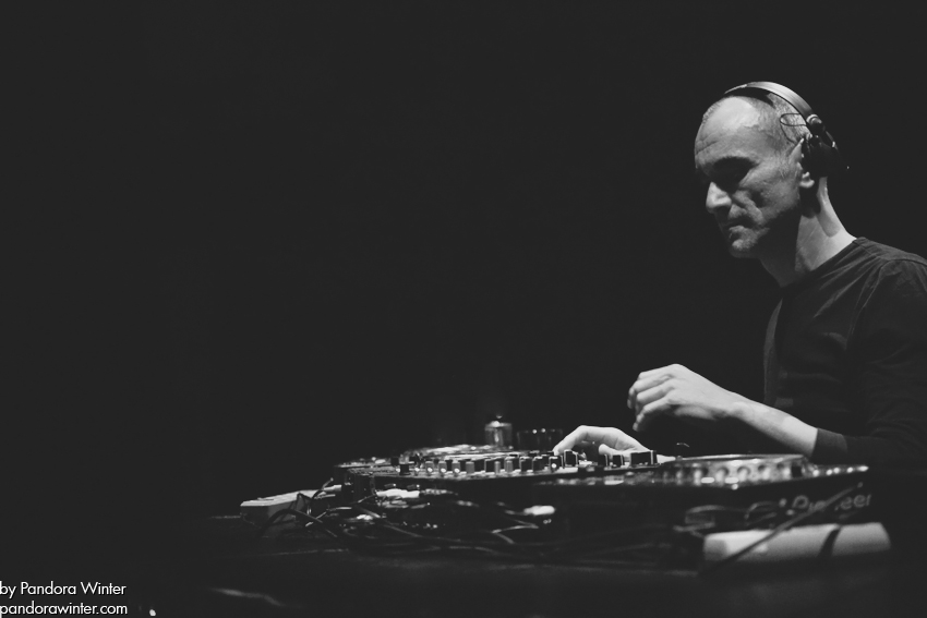 ROBERT MILES @ Sullivan Room, Kiev, 10-12-2011  