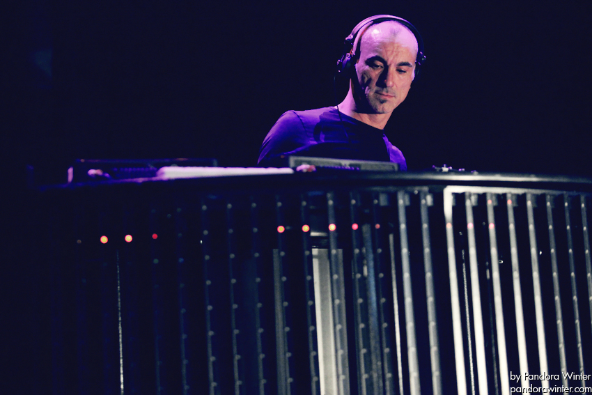 ROBERT MILES @ Sullivan Room, Kiev, 10-12-2011  