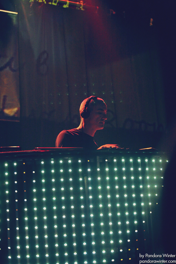 ROBERT MILES @ Sullivan Room, Kiev, 10-12-2011  