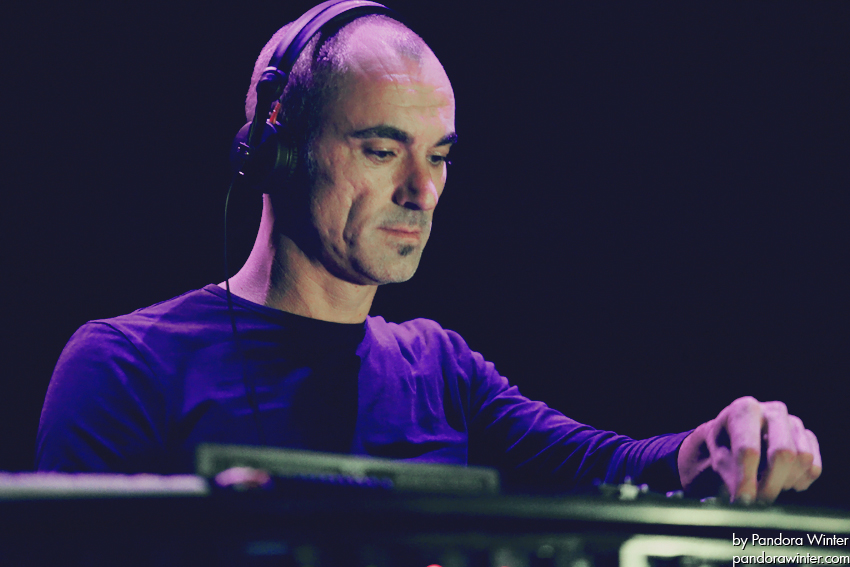 ROBERT MILES @ Sullivan Room, Kiev, 10-12-2011  