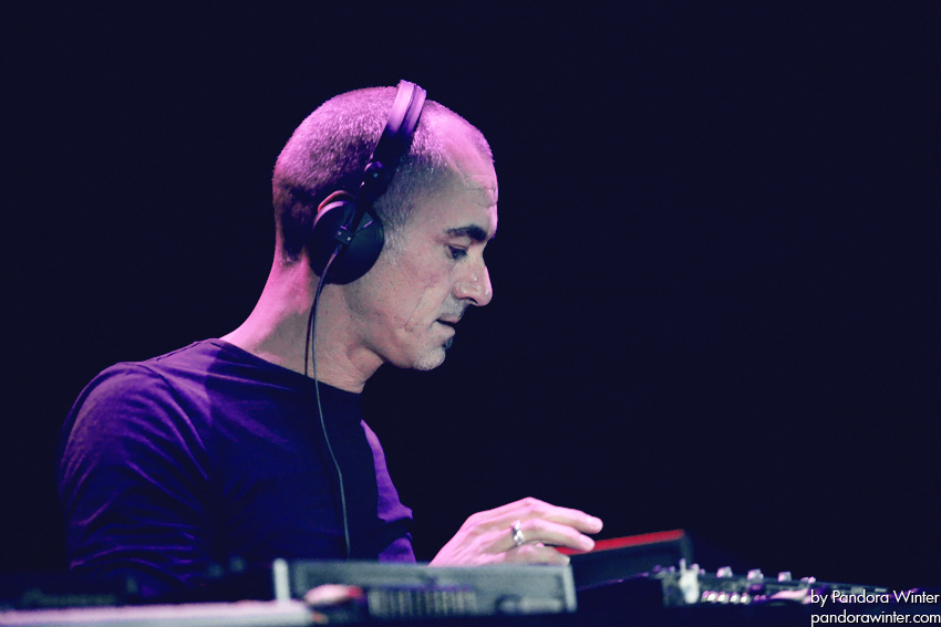 ROBERT MILES @ Sullivan Room, Kiev, 10-12-2011  