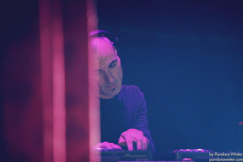 ROBERT MILES @ Sullivan Room, Kiev, 10-12-2011  