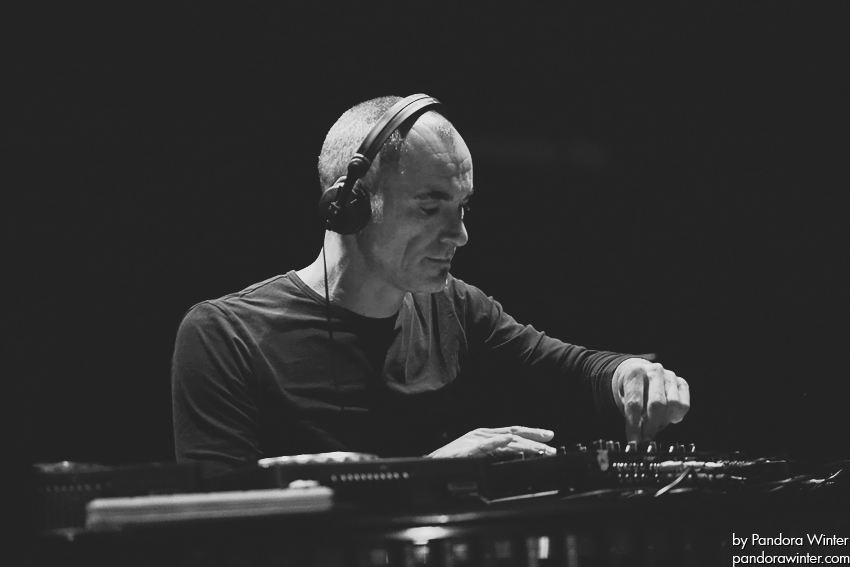 ROBERT MILES @ Sullivan Room, Kiev, 10-12-2011  