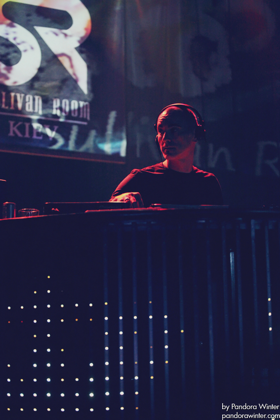 ROBERT MILES @ Sullivan Room, Kiev, 10-12-2011  