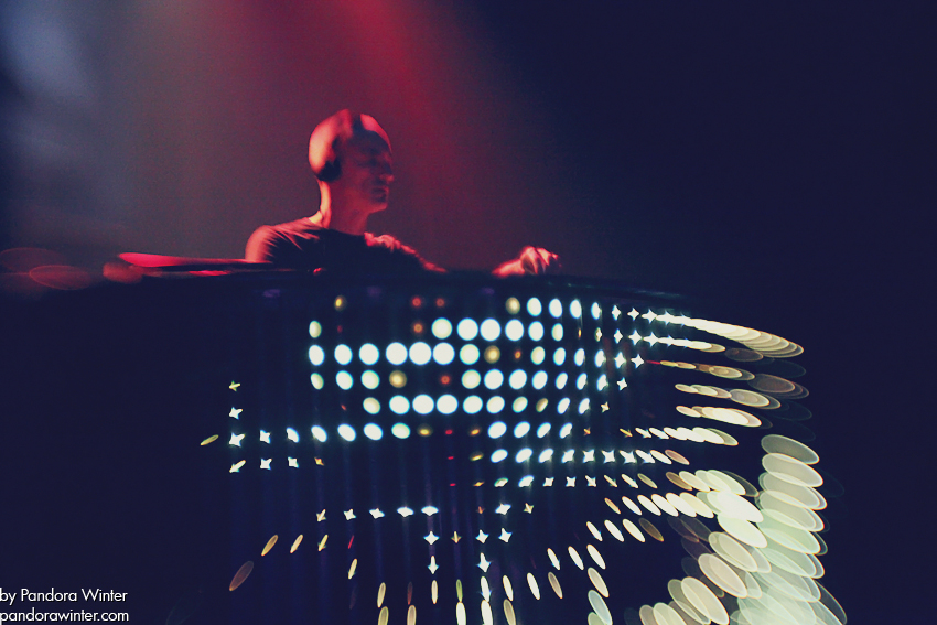 ROBERT MILES @ Sullivan Room, Kiev, 10-12-2011  