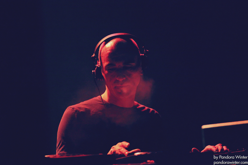 ROBERT MILES @ Sullivan Room, Kiev, 10-12-2011  