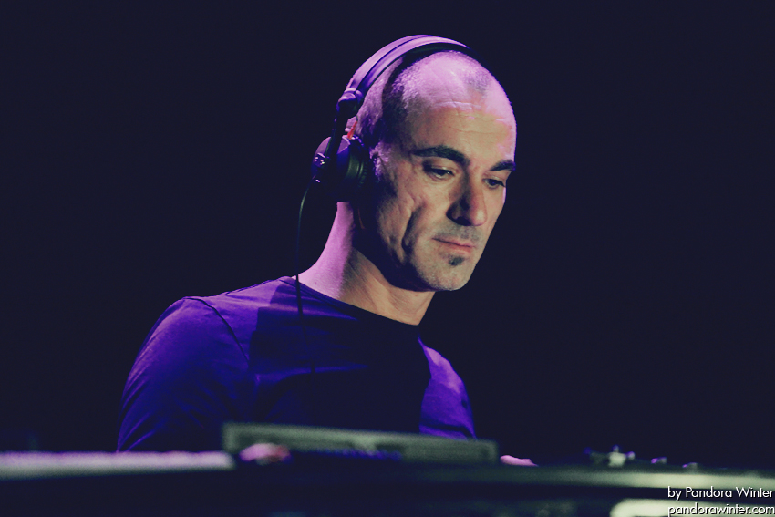 ROBERT MILES @ Sullivan Room, Kiev, 10-12-2011  