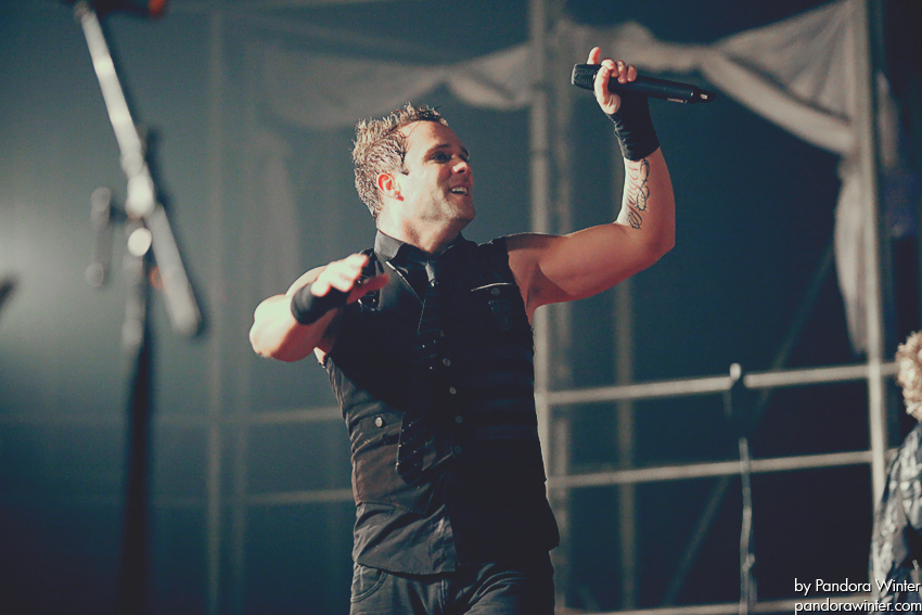 SKILLET @ Bingo Club, Kiev, UA, 2011-11-23  