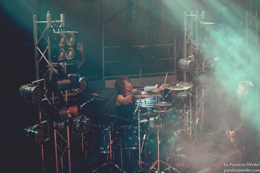 SKILLET @ Bingo Club, Kiev, UA, 2011-11-23  