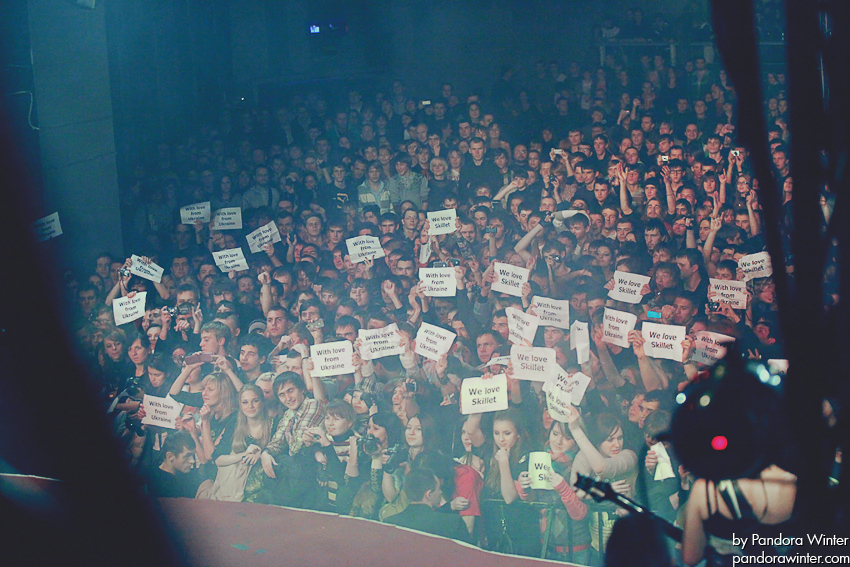 SKILLET @ Bingo Club, Kiev, UA, 2011-11-23  