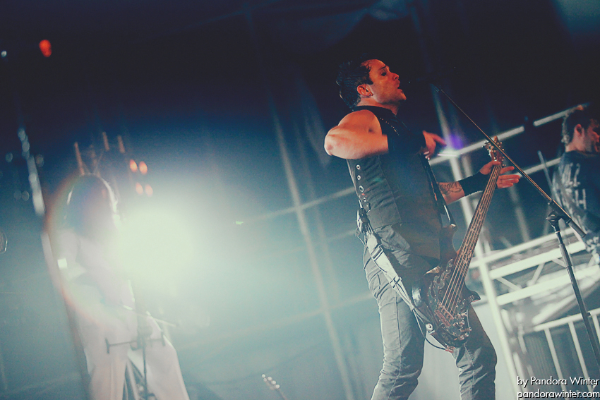 SKILLET @ Bingo Club, Kiev, UA, 2011-11-23  