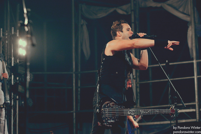 SKILLET @ Bingo Club, Kiev, UA, 2011-11-23  