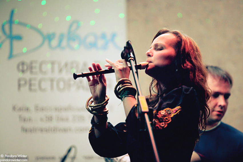 Маша и Медведи, аккустика @ Диван, Киев, 2011-06-19
