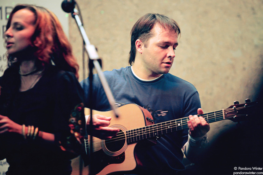 Маша и Медведи, аккустика @ Диван, Киев, 2011-06-19