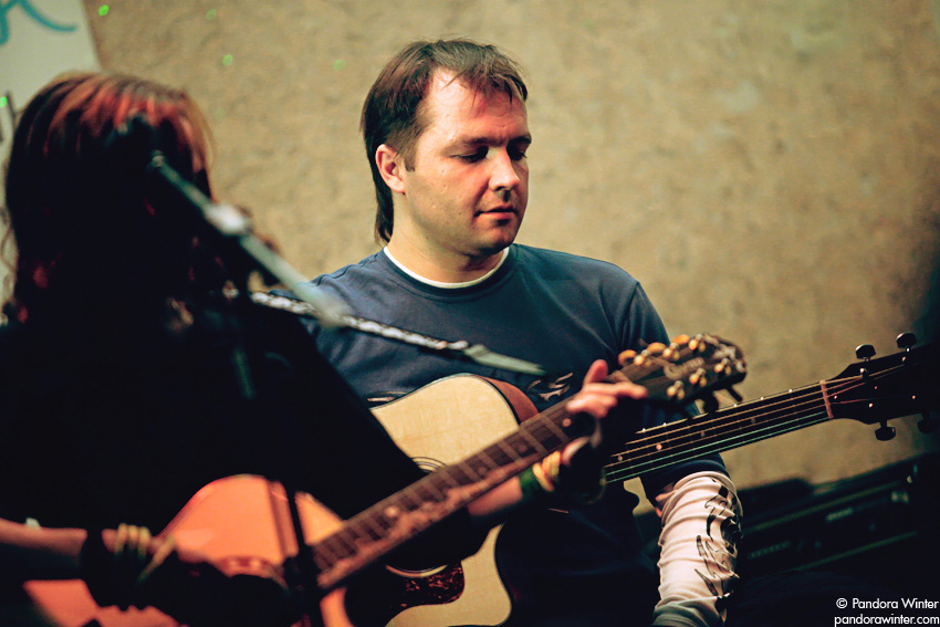 Маша и Медведи, аккустика @ Диван, Киев, 2011-06-19