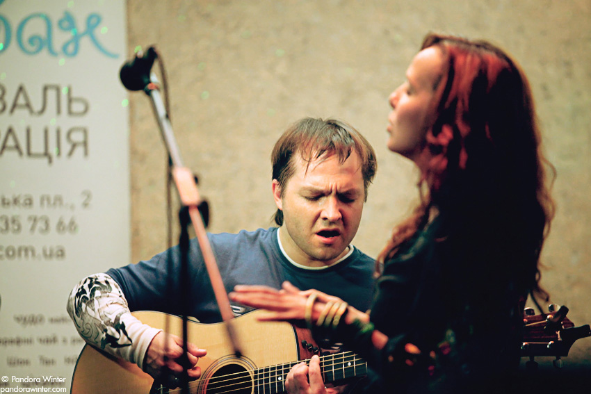 Маша и Медведи, аккустика @ Диван, Киев, 2011-06-19