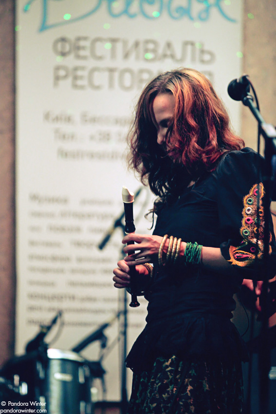 Маша и Медведи, аккустика @ Диван, Киев, 2011-06-19