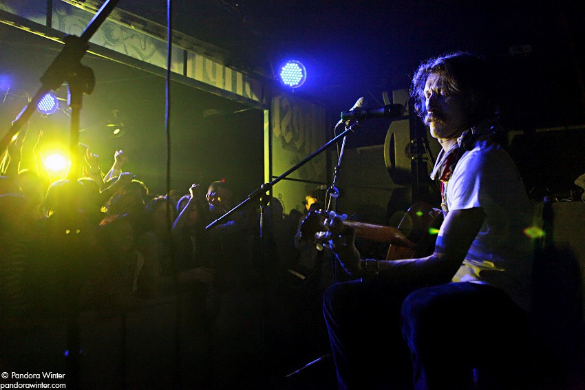 EUGENE HUTZ (GOGOL BORDELLO) @ XLIБ club, Kiev, 2010-12-18  