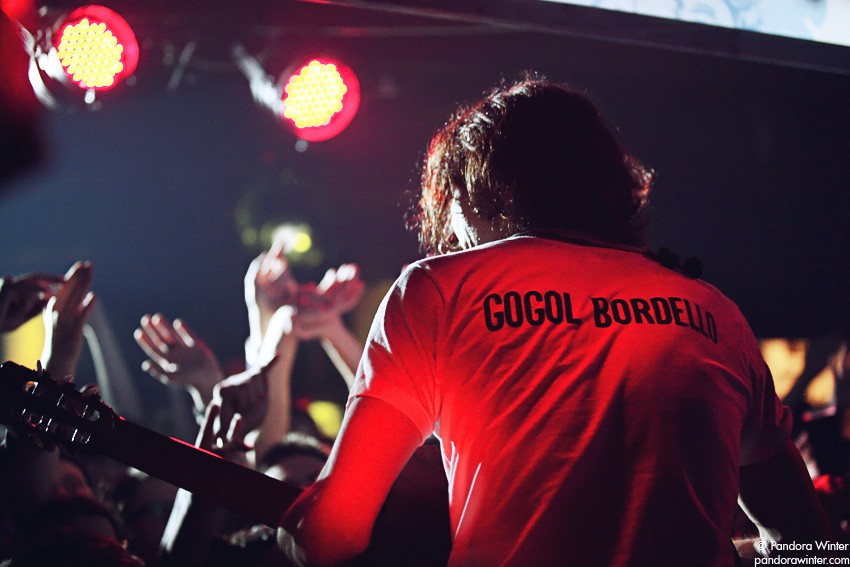 EUGENE HUTZ (GOGOL BORDELLO) @ XLIБ club, Kiev, 2010-12-18  