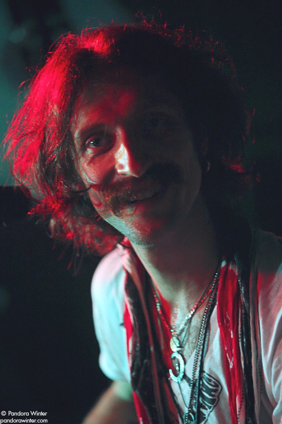 EUGENE HUTZ (GOGOL BORDELLO) @ XLIБ club, Kiev, 2010-12-18  