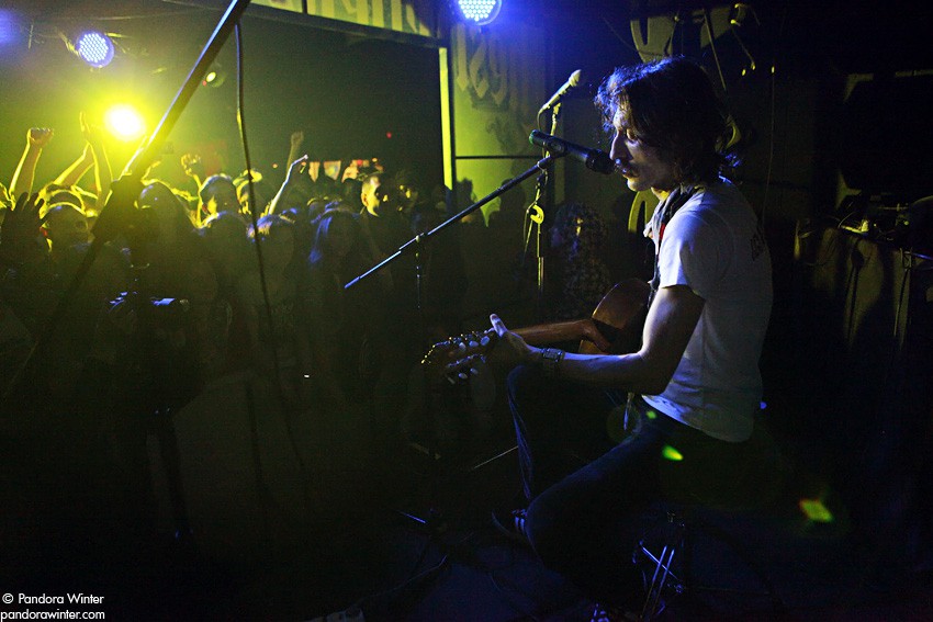 EUGENE HUTZ (GOGOL BORDELLO) @ XLIБ club, Kiev, 2010-12-18  