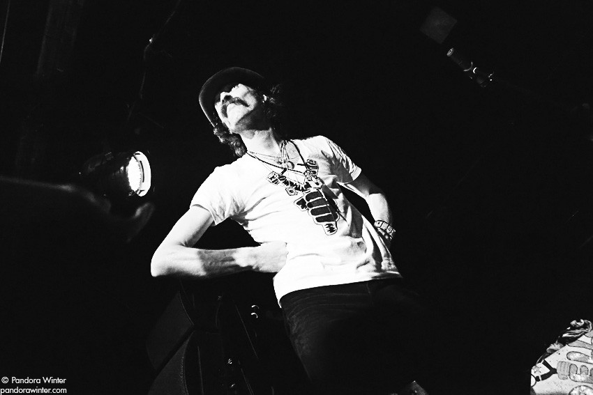 EUGENE HUTZ (GOGOL BORDELLO) @ XLIБ club, Kiev, 2010-12-18  
