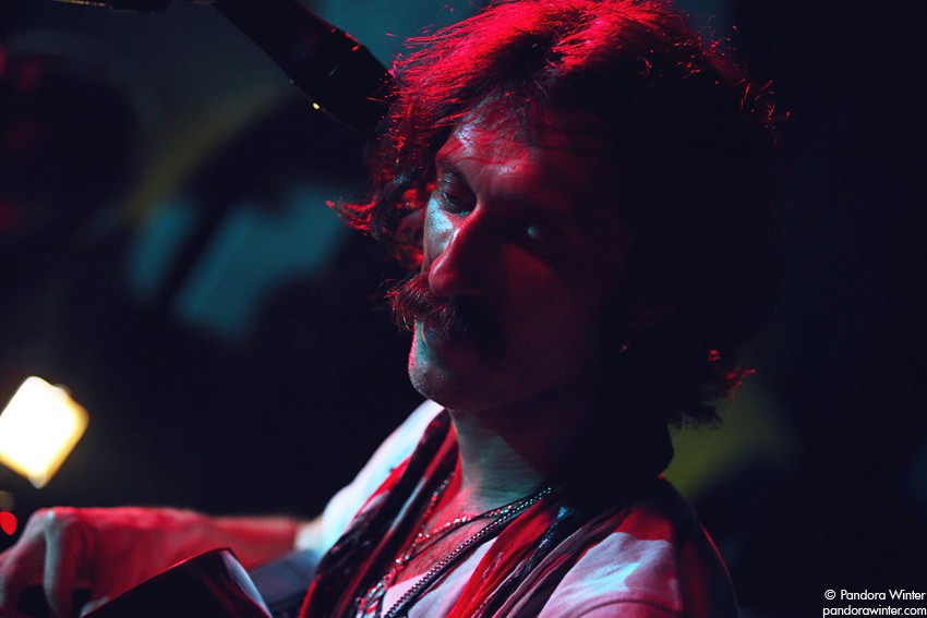 EUGENE HUTZ (GOGOL BORDELLO) @ XLIБ club, Kiev, 2010-12-18  