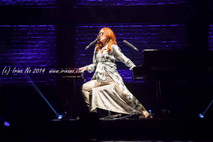 Concert Photos - Tori Amos, Toronto, Massey Hall 8/08/2014