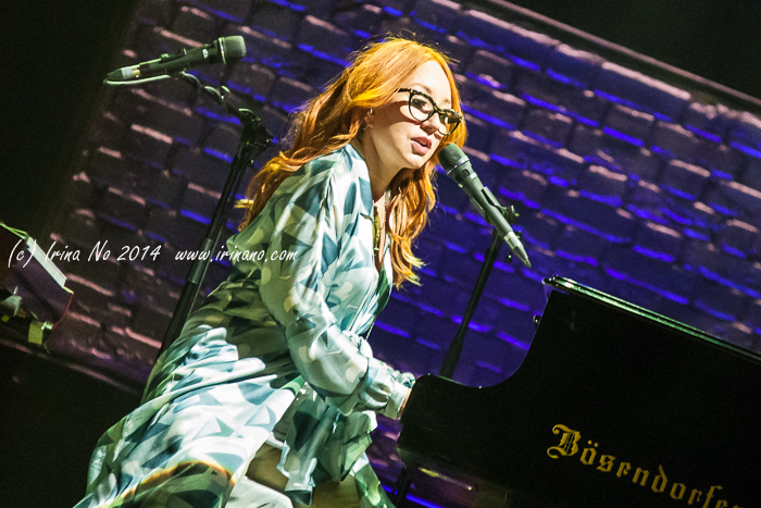 Concert Photos - Tori Amos, Toronto, Massey Hall 8/08/2014