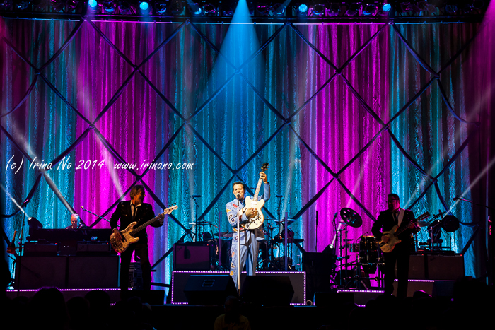 Concert Photos - Chris Isaak