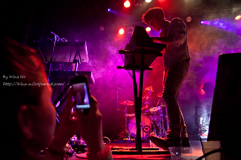 Concert Photos - Neon Indian