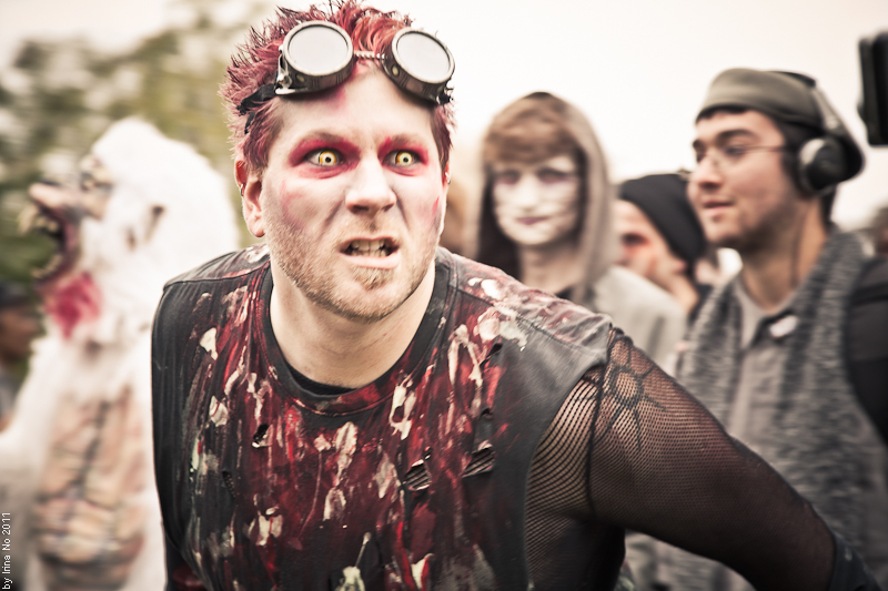 Reportage - Toronto Zombie Walk 2011