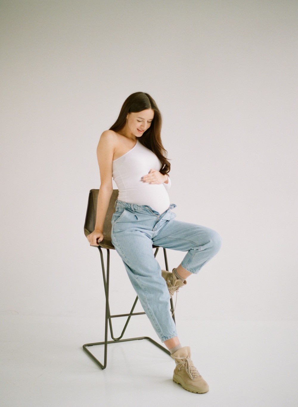 Alina Frendiy pregnancy photoshoot