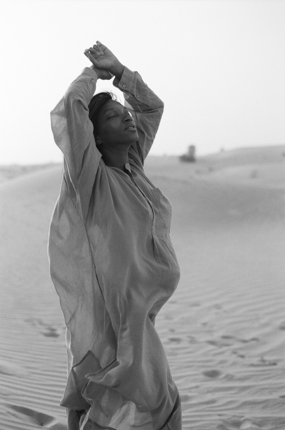 Mirabella. Dubai desert photoshoot