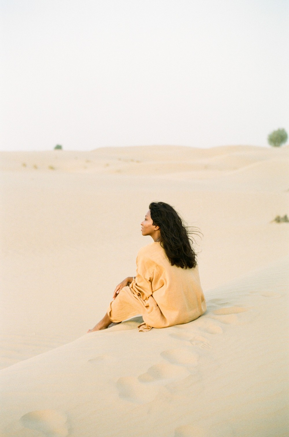 Mirabella. Dubai desert photoshoot
