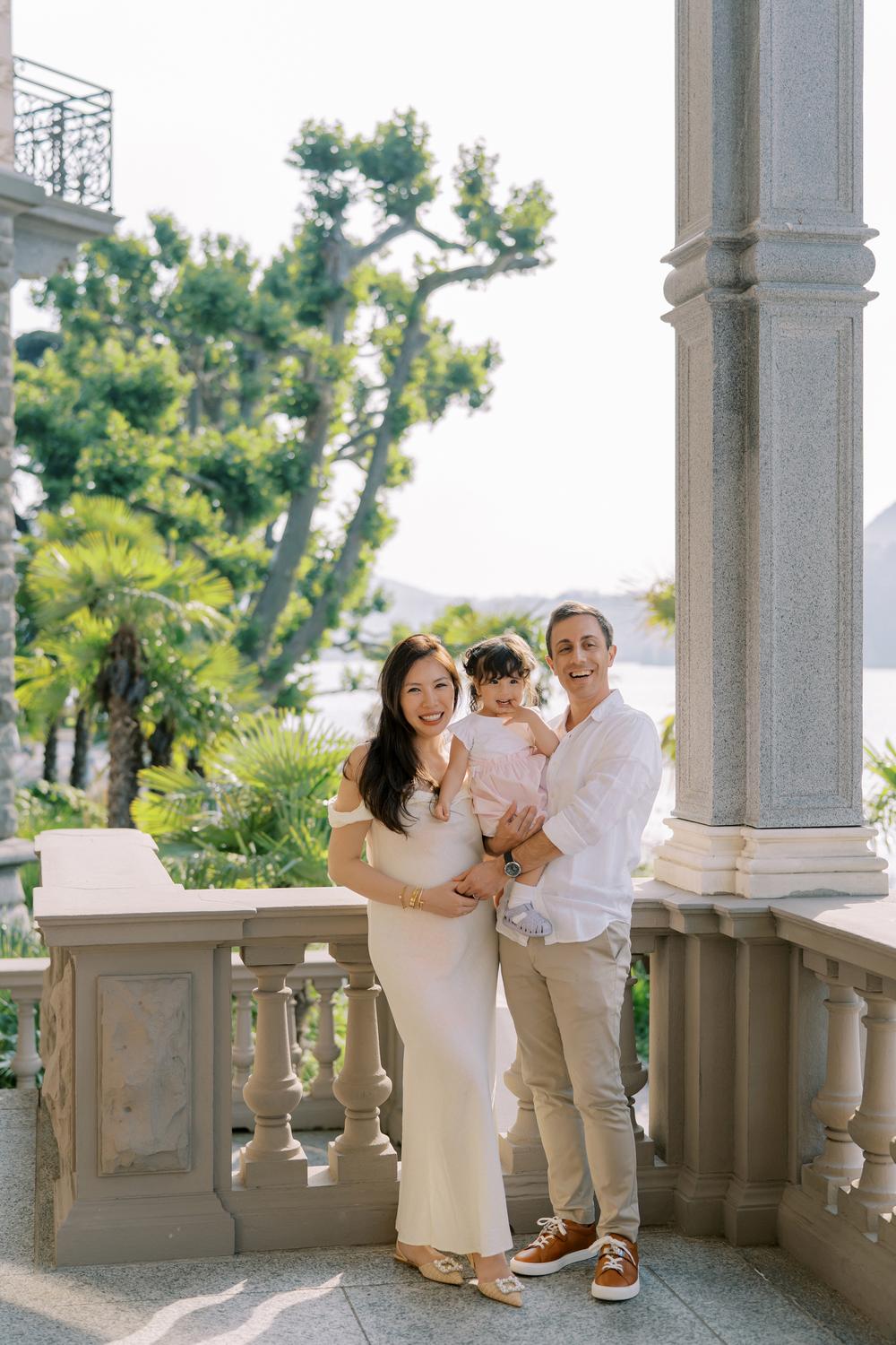 Pregnancy and Family photoshoot on Lake Como
