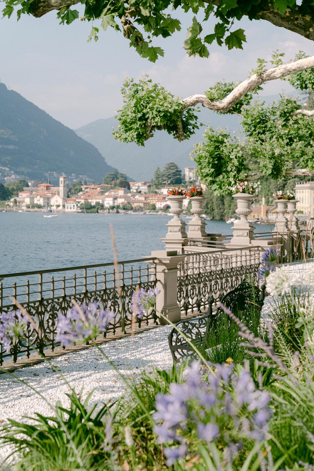 Pregnancy and Family photoshoot on Lake Como