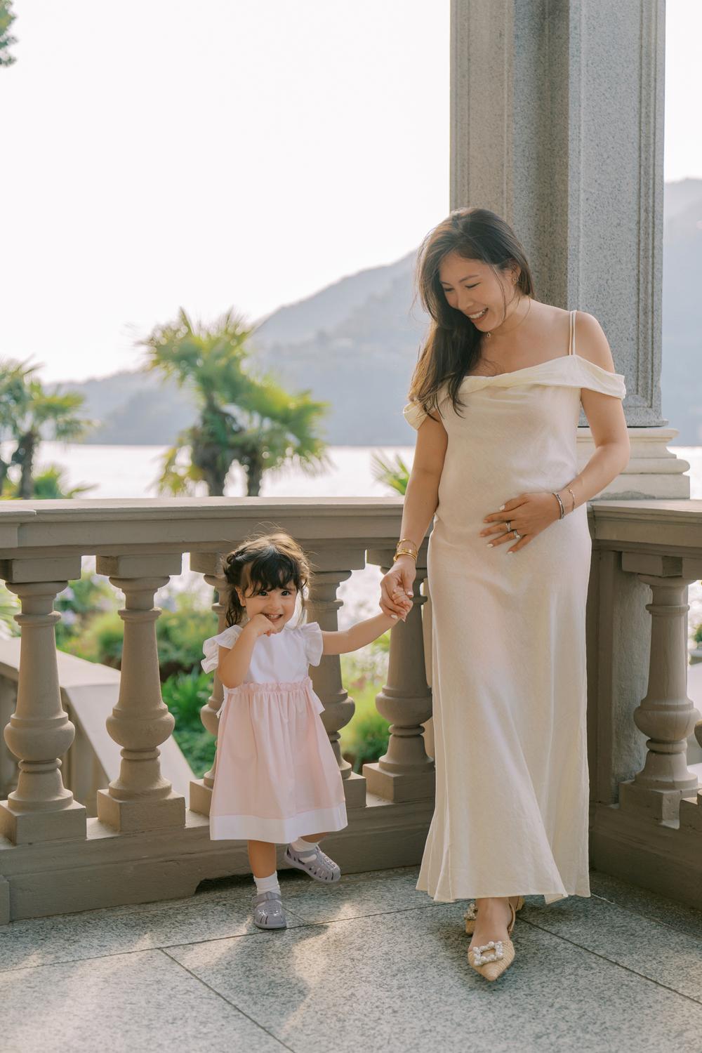 Pregnancy and Family photoshoot on Lake Como