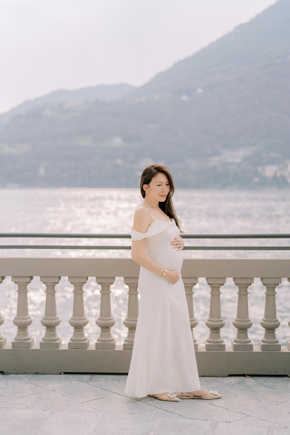 Pregnancy and Family photoshoot on Lake Como