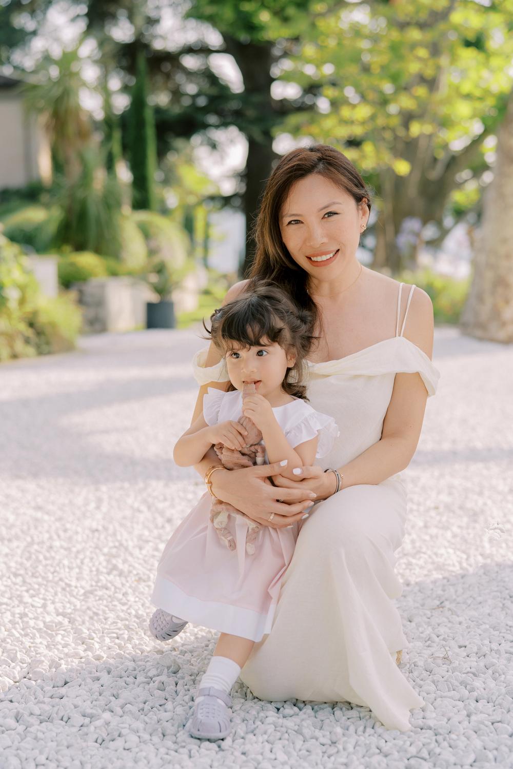 Pregnancy and Family photoshoot on Lake Como